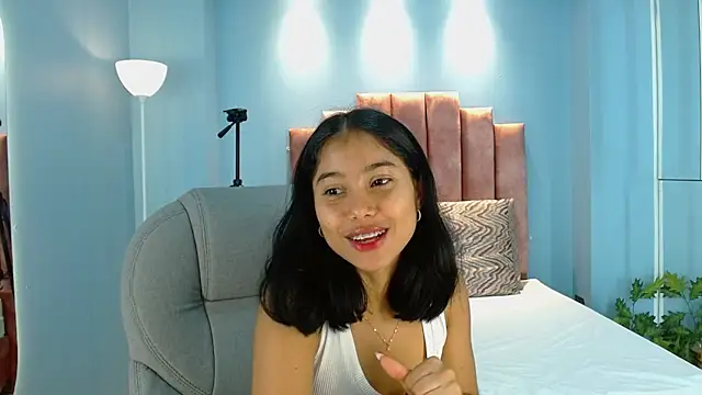 Snapshot of Milaa_Star_ chatting on February 2026 04:06:01 AM Milaa Star online show from February 2026 04:06:01 AM