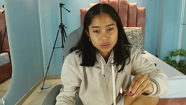 Snapshot of Milaa_Star_ chatting on February 2026 04:18:02 AM Milaa Star online show from February 2026 04:18:02 AM