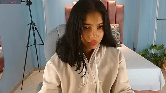 Snapshot of Milaa_Star_ chatting on February 2026 03:49:02 AM Milaa Star online show from February 2026 03:49:02 AM