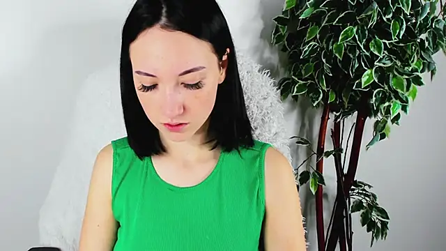 EileenMoores online show from October 2025 12:08:02 PM