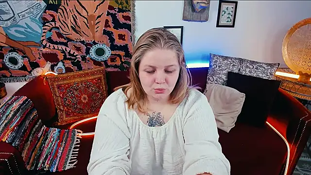 Snapshot of SladaDell chatting on September 2025 05:18:02 AM SladaDell online show from September 2025 05:18:02 AM