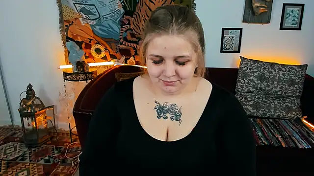 Snapshot of SladaDell chatting on November 2025 01:12:02 PM SladaDell online show from November 2025 01:12:02 PM