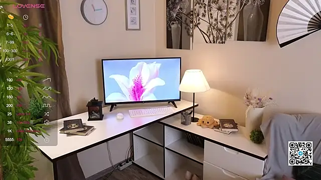 Snapshot of Bonnie_Nunez chatting on September 2025 10:04:01 PM Bonnie Nunez online show from September 2025 10:04:01 PM