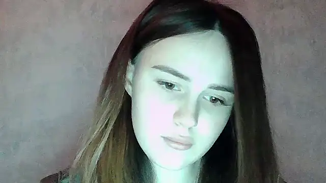 SweetLoraa online show from April 2026 07:19:01 PM