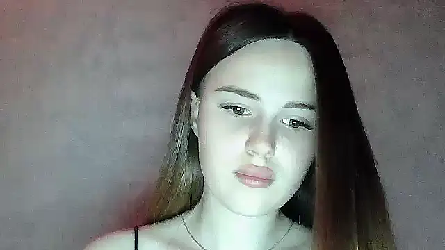 SweetLoraa online show from May 2026 07:43:01 PM