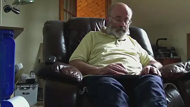 janzer13 online show from October 2025 01:52:01 PM