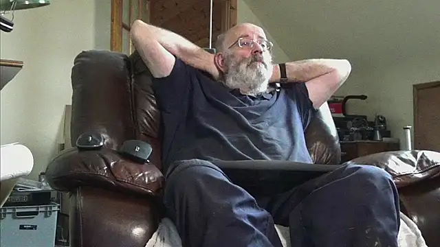 janzer13 online show from December 2025 01:39:02 PM