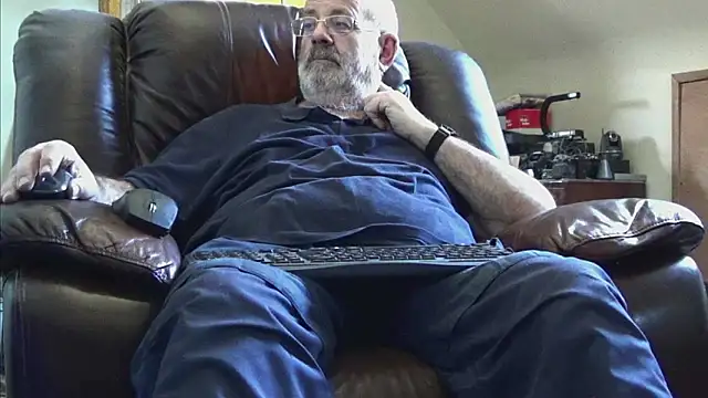 janzer13 online show from March 2026 02:12:02 PM