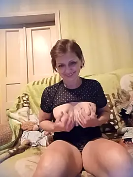 MariannaSky471 online show from December 2025 03:30:01 PM