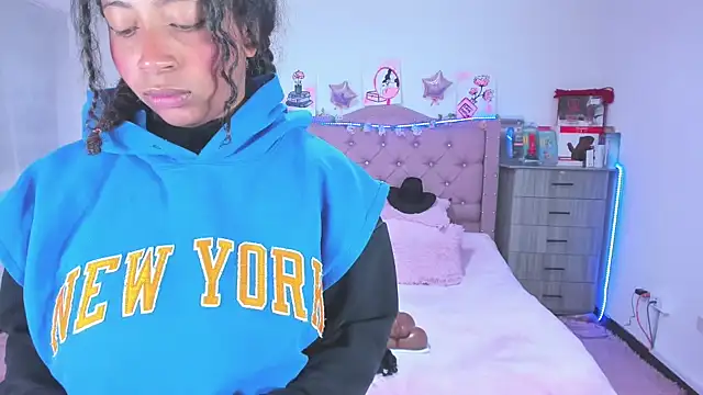 Snapshot of Gabi_Jhons_23 chatting on September 2025 11:47:01 AM Gabi Jhons 23 online show from September 2025 11:47:01 AM