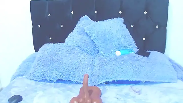 Snapshot of Gabi_Jhons_23 chatting on October 2025 12:18:02 PM Gabi Jhons 23 online show from October 2025 12:18:02 PM