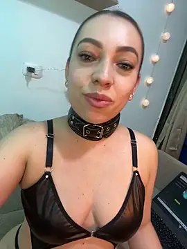 Moon Blake online show from September 2025 03:28:01 AM