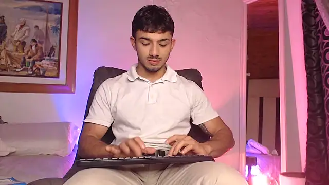 ArturoCardona  online show from March 2026 11:31:02 PM