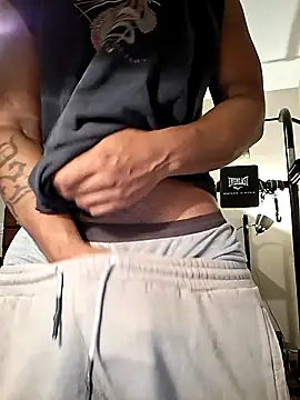 Snapshot of KeYBuMp323 chatting on April 2026 04:05:02 AM KeYBuMp323 online show from April 2026 04:05:02 AM