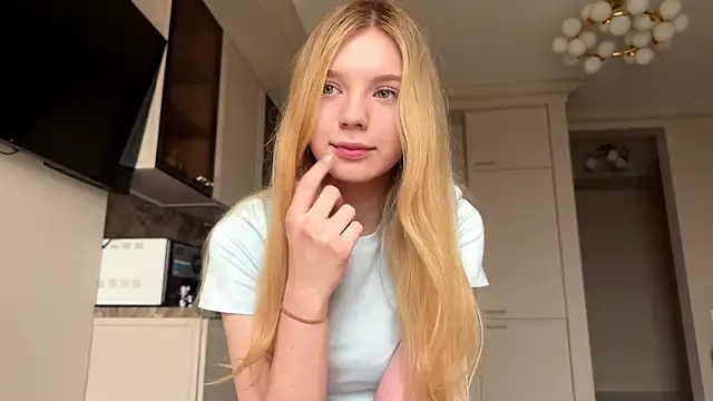 FruityXo online show from March 2026 11:32:02 AM