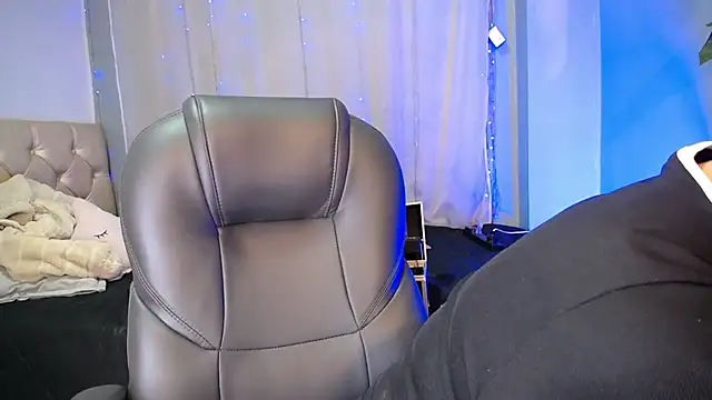 Snapshot of Lulugh_ chatting on November 2025 07:23:01 PM Lulugh online show from November 2025 07:23:01 PM