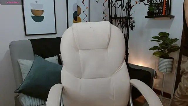   Damian    online show from November 2025 12:13:01 AM