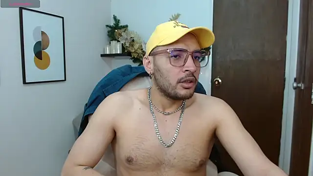   Damian    online show from December 2025 01:21:02 AM