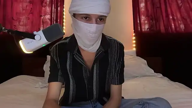 Snapshot of holydirt_luxeno1 chatting on September 2025 10:37:01 AM holydirt luxeno1 online show from September 2025 10:37:01 AM