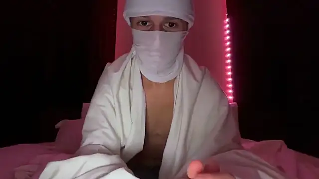 Snapshot of holydirt_luxeno1 chatting on October 2025 06:27:02 PM holydirt luxeno1 online show from October 2025 06:27:02 PM