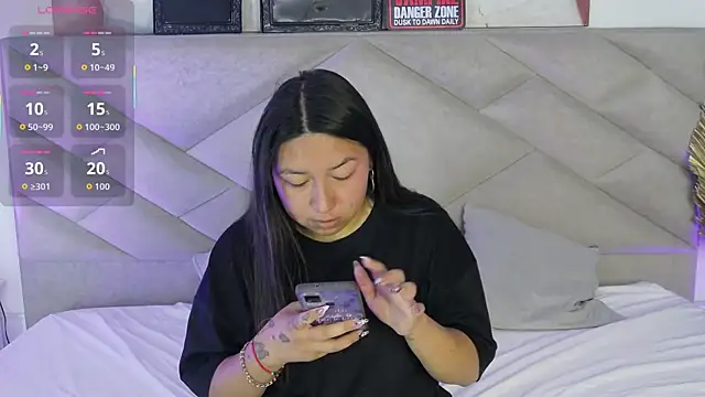 BellaRoux1 online show from October 2025 12:06:01 PM