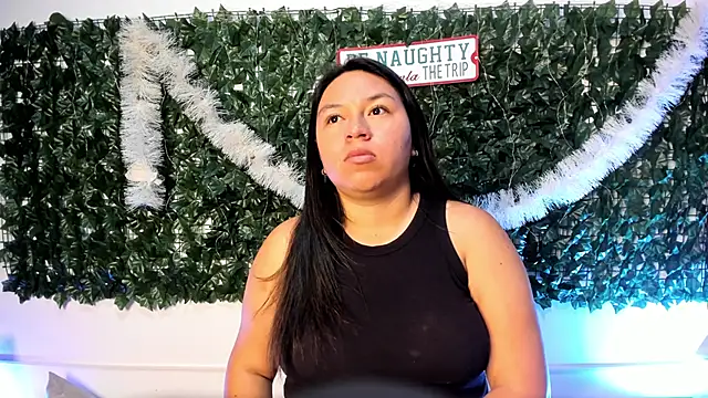 Snapshot of BellaRoux1 chatting on December 2025 12:12:02 PM BellaRoux1 online show from December 2025 12:12:02 PM