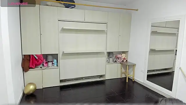 LilyWhitney online show from April 2026 03:56:01 AM