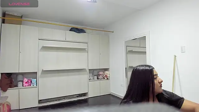 LilyWhitney online show from April 2026 04:02:02 AM