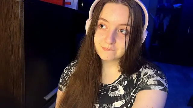 LauretteRagar online show from September 2025 06:07:01 PM