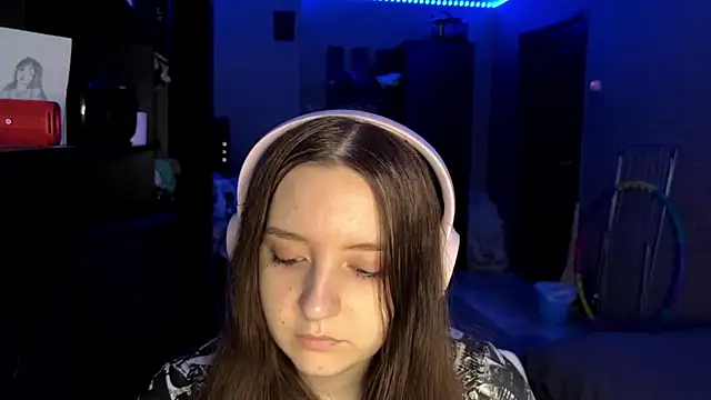 LauretteRagar online show from September 2025 04:07:02 PM