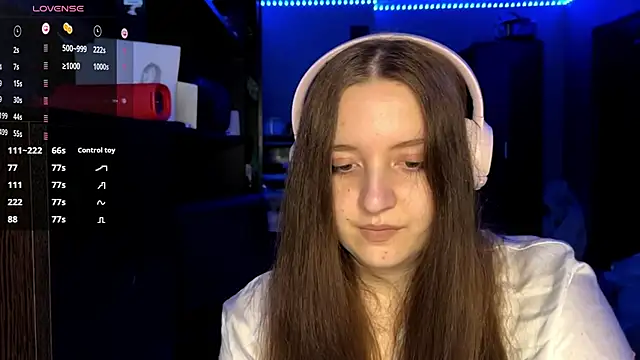 LauretteRagar online show from September 2025 05:15:02 PM