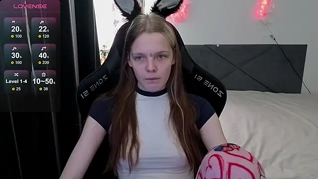 Luna Navy online show from September 2025 09:42:02 AM