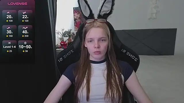 Luna Navy online show from October 2025 09:18:01 AM