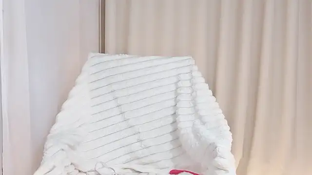 Vessi-babe online show from December 2025 05:25:01 AM