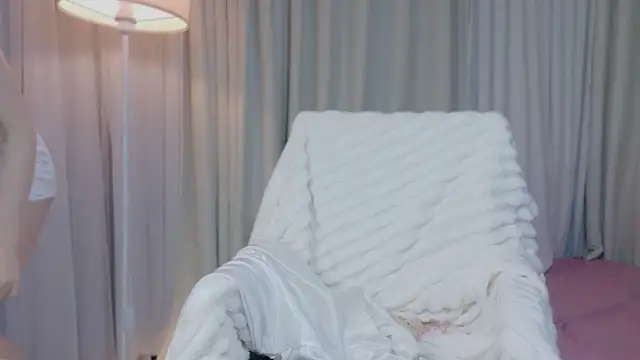 Vessi-babe online show from February 2026 01:37:02 PM