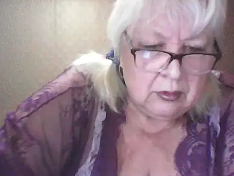 Snapshot of Alexia64231 chatting on May 2026 10:48:01 PM Alexia64231 online show from May 2026 10:48:01 PM