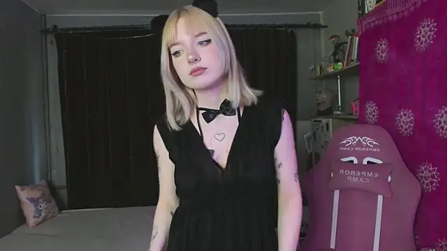 Snapshot of godlikegirlyy chatting on September 2025 01:16:02 PM godlikegirlyy online show from September 2025 01:16:02 PM