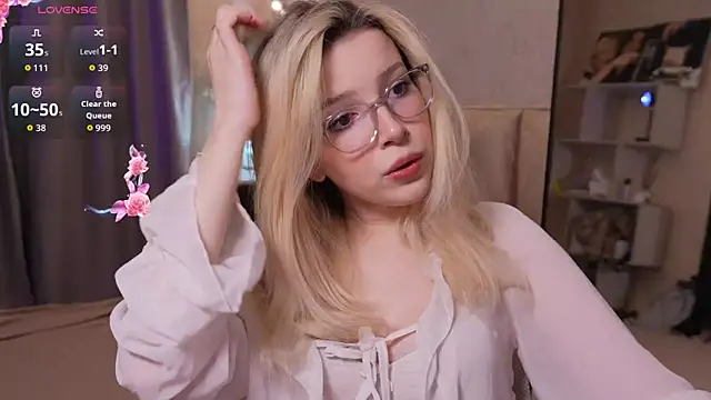 Snapshot of peachii_meow chatting on April 2026 04:32:02 PM peachii meow online show from April 2026 04:32:02 PM