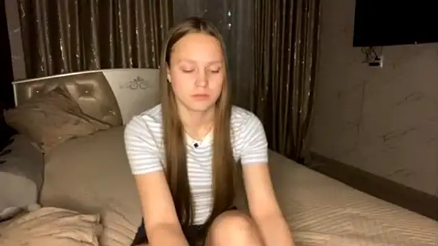 Snapshot of SoSweetGirl chatting on October 2025 12:22:02 PM SoSweetGirl online show from October 2025 12:22:02 PM