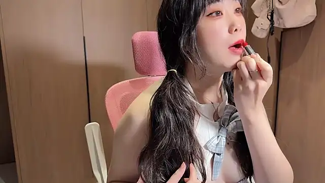 Snapshot of Lilium-520 chatting on November 2025 11:54:01 AM Lilium-520 online show from November 2025 11:54:01 AM