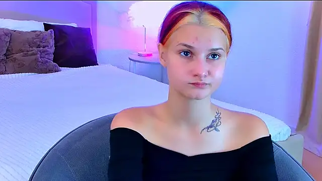 NightOpal online show from October 2025 02:38:01 PM