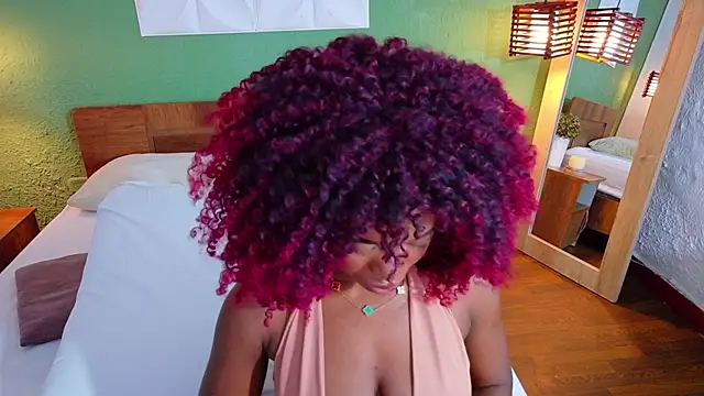 Snapshot of Chocolatte_dreams chatting on September 2025 01:22:02 PM Chocolatte dreams online show from September 2025 01:22:02 PM
