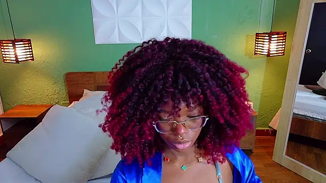 Snapshot of Chocolatte_dreams chatting on September 2025 01:05:02 PM Chocolatte dreams online show from September 2025 01:05:02 PM