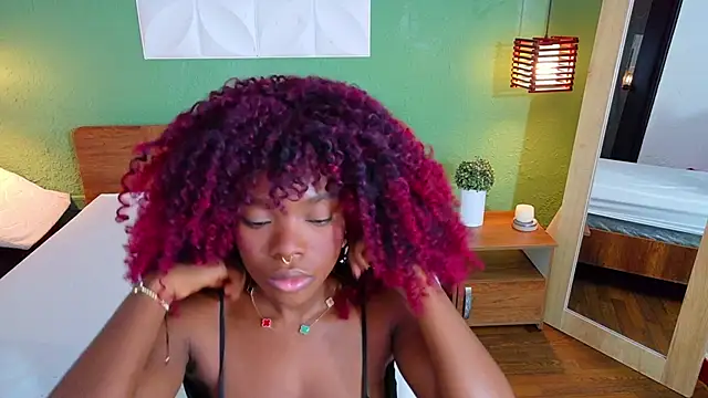 Snapshot of Chocolatte_dreams chatting on October 2025 12:28:02 PM Chocolatte dreams online show from October 2025 12:28:02 PM