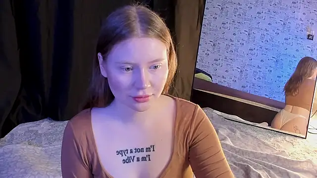 Lillie Berry online show from October 2025 04:33:01 AM