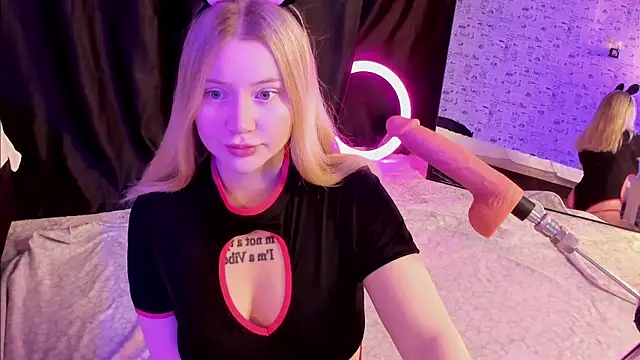 Lillie Berry online show from November 2025 04:38:01 AM