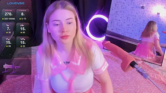 Lillie Berry online show from December 2025 04:41:04 AM