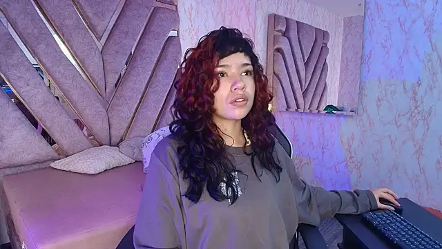 Snapshot of redd_pandaa chatting on June 2026 03:26:01 AM redd pandaa online show from June 2026 03:26:01 AM