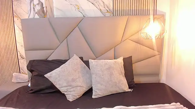 Tatihornyy online show from April 2026 11:32:01 AM