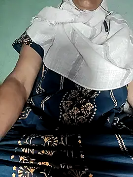 Hotty-Monaa online show from November 2025 04:51:01 PM